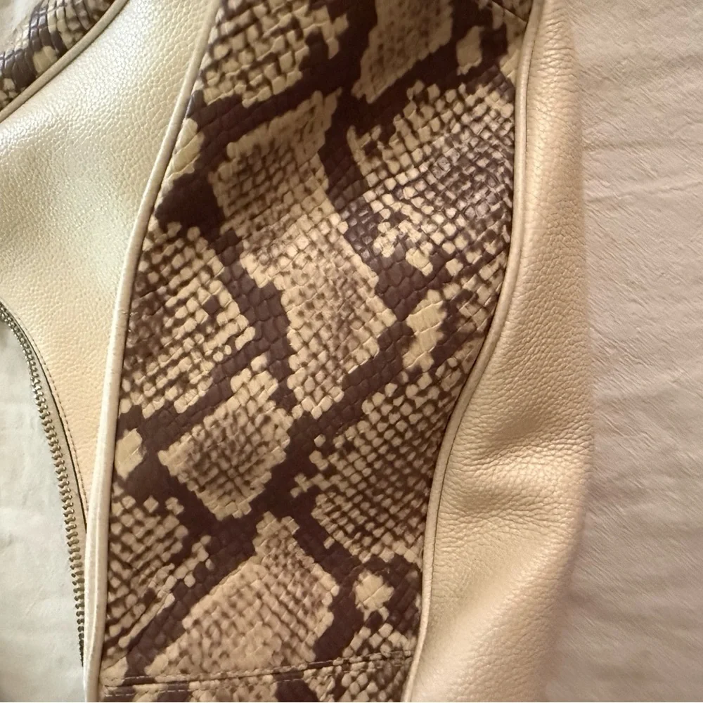 Coach Cream and Tan Hobo Bag - Picture 3 of 6